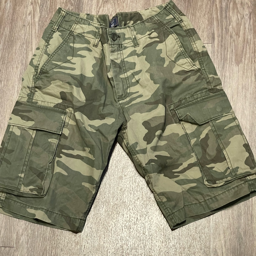 Brand: Gap
Size: Large
Condition:Great